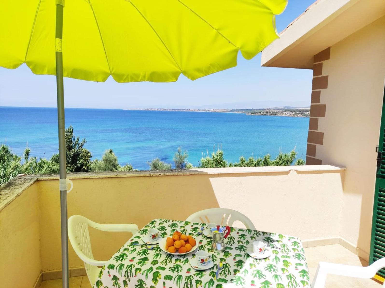 Villa Smeraldo - Mansarda con Spettacolare vista sul Mare Capo Rizzuto Exterior photo